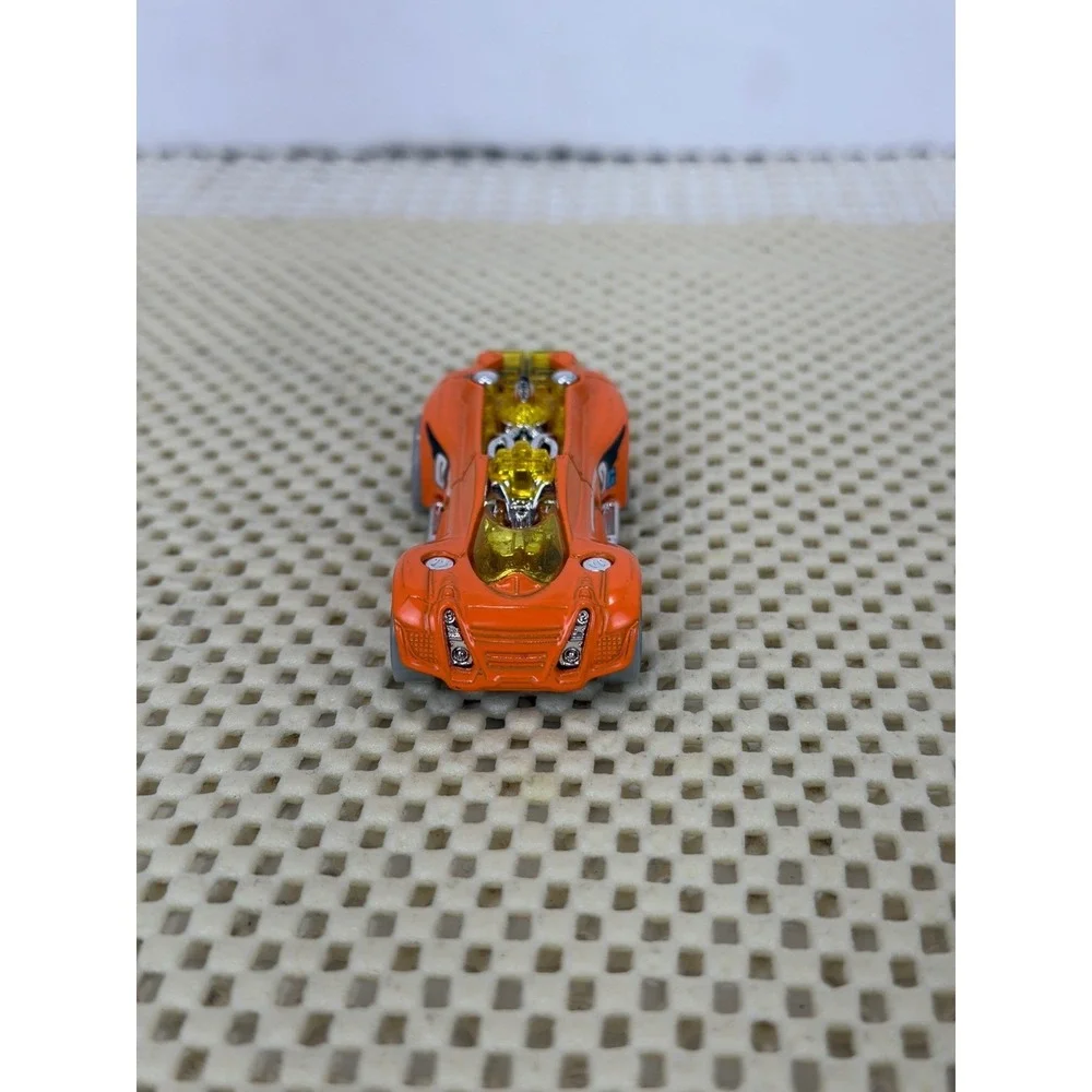 Hot Wheels Ground FX Orange Diecast Race Car Futuristic Concept 1/64 Scale‎ EUC